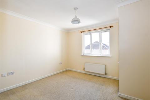 2 bedroom flat to rent, Chester Gibbons Green, London Colney