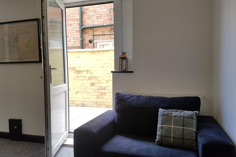 1 bedroom flat to rent, 98-100 Portland Street, Lincoln LN5