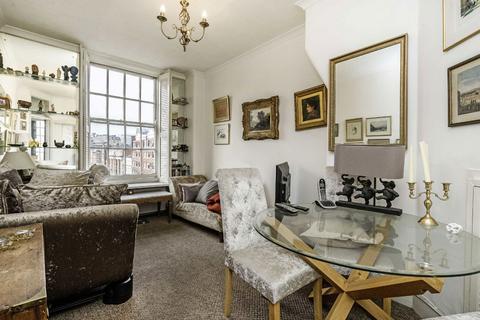 2 bedroom flat for sale, Hunter Street, London WC1N