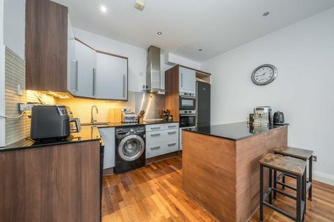 1 bedroom flat for sale, Bunhill Row, London EC1Y