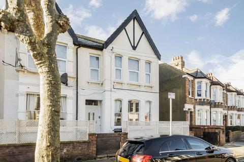 2 bedroom flat to rent, Glynfield Road, London NW10