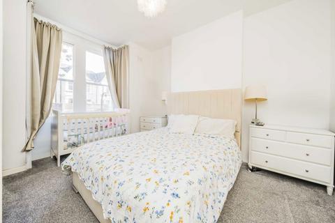 2 bedroom flat to rent, Glynfield Road, London NW10