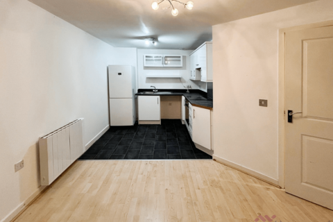 1 bedroom townhouse to rent, Jethro Street, Bolton, BL2