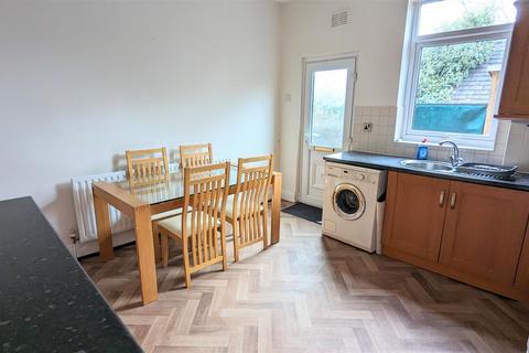 2 bedroom terraced house to rent, Mulehouse Road, Crookes, Sheffield