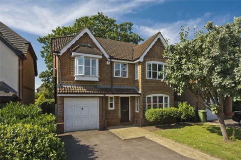 6 bedroom detached house to rent, Maitland Close, Walton-On-Thames KT12