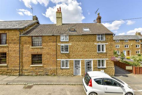 3 bedroom cottage to rent, Main Street, Loddington NN14