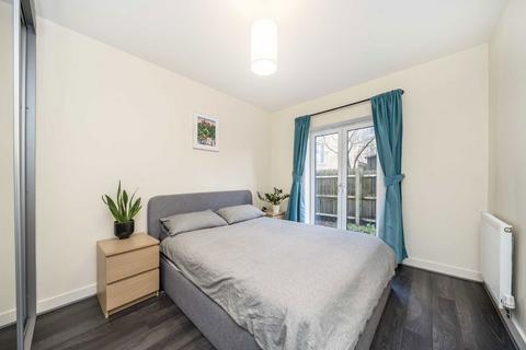 1 bedroom flat for sale, Blagrove Road, Teddington TW11