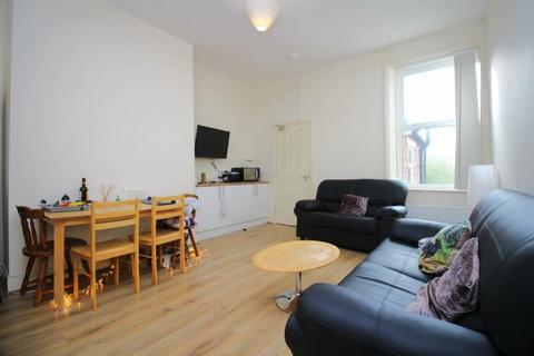 4 bedroom flat to rent, Claremont Road, Newcastle upon Tyne, NE2