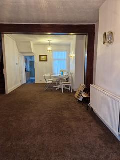 3 bedroom terraced house to rent, Arragon Road, London E6