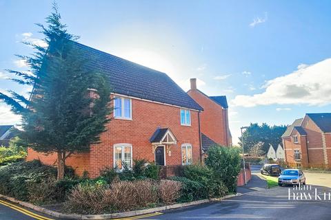 4 bedroom detached house to rent, Beaufort Avenue, Royal Wootton Bassett, Wiltshire, SN4 7FP