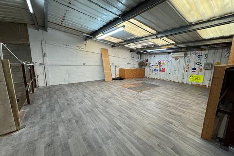 Industrial unit to rent, 5 Palmerston Business Park, Palmerston Drive, Fareham, PO14 1DJ