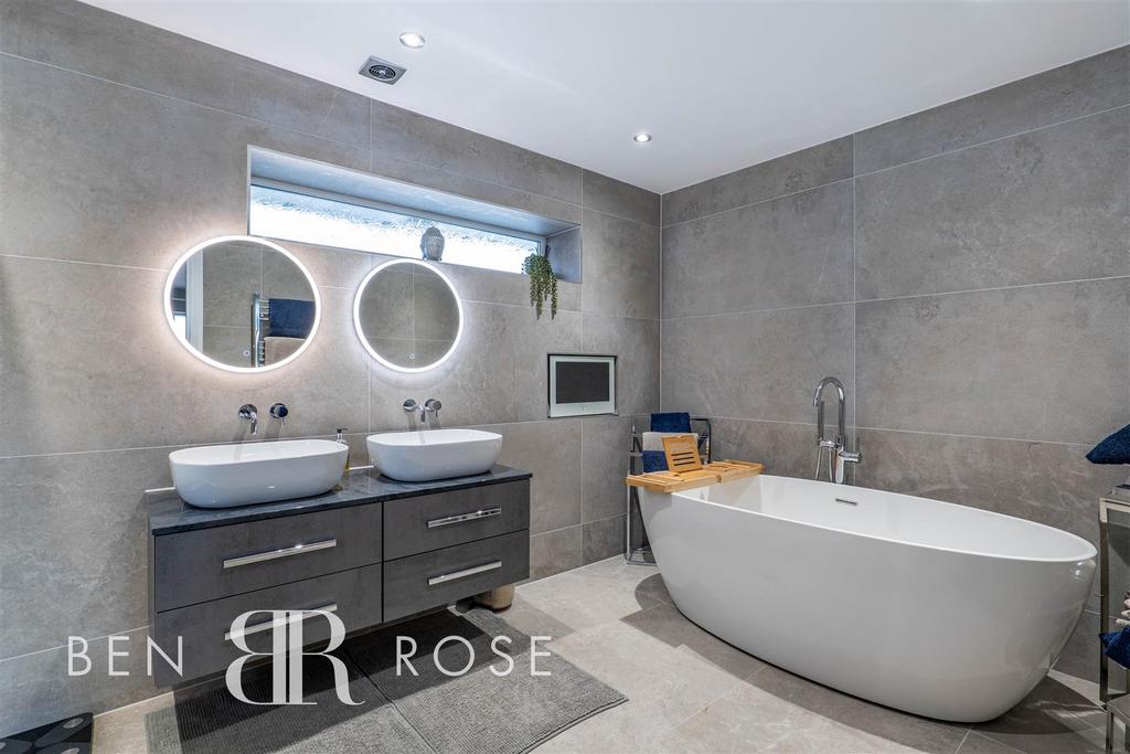 Master Ensuite