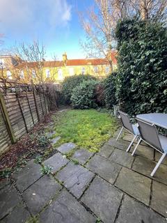 2 bedroom house to rent, Drayton Avenue, Ealing