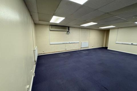 Industrial unit to rent, 28 Palmerston Business Park, Palmerston Drive, Fareham, PO14 1DJ