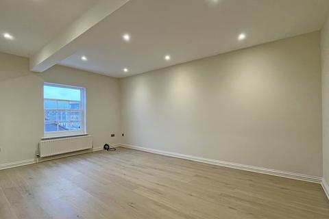 1 bedroom flat for sale, Crummock Chase, Surbiton, Surrey, KT6