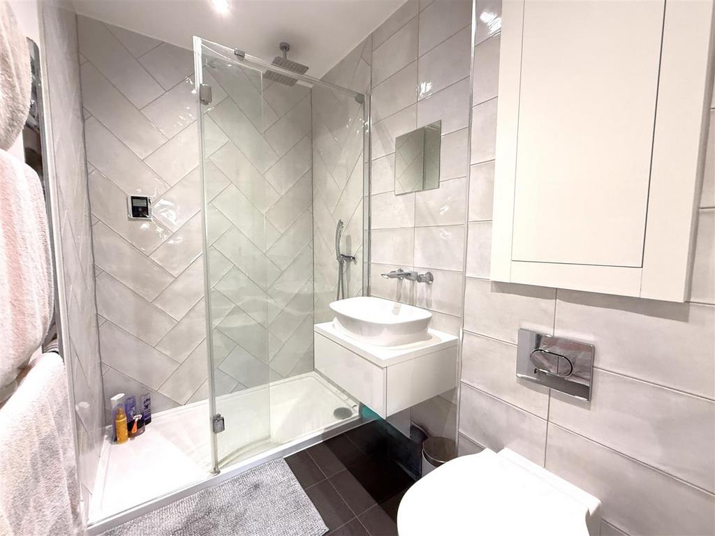 Ensuite shower room