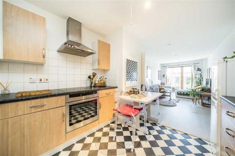 1 bedroom flat for sale, Kingsland Road, London E2