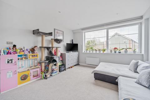 1 bedroom flat for sale, Batavia Road, Sunbury-On-Thames, TW16