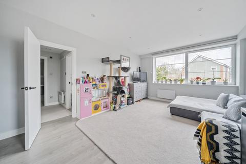 1 bedroom flat for sale, Batavia Road, Sunbury-On-Thames, TW16