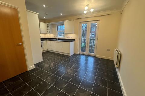 4 bedroom terraced house to rent, George Roche Road , Canterbury