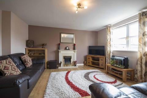 2 bedroom flat to rent, Charles Street, St Stephens Court, Aberdeen AB25