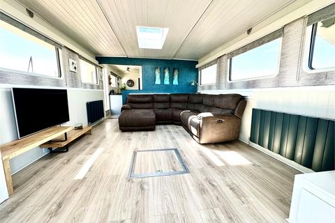 3 bedroom houseboat for sale, Essex Marina, Wallasea Island, Rochford, Essex.