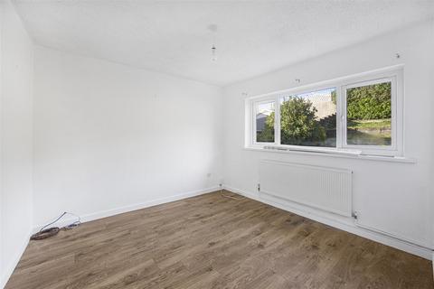 5 The Hannants, Neath, SA10 7DE