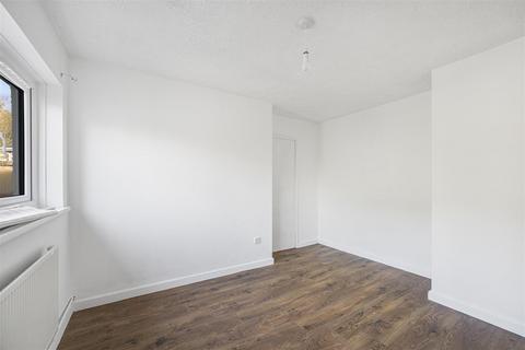 5 The Hannants, Neath, SA10 7DE