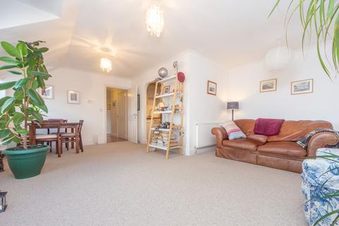15 Bromfield Place, Fleet, GU51 1EU