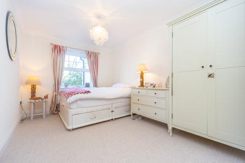 15 Bromfield Place, Fleet, GU51 1EU