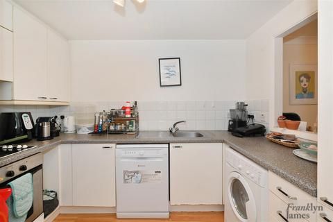 1 bedroom apartment for sale, Campania Building, 1 Jardine Road, E1W