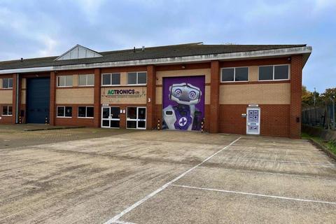 Industrial unit to rent, 3 Brunel Court, Colchester, Essex, CO4