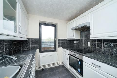 2 bedroom flat for sale, 86 New Chapel Square, Feltham, Middlesex, TW13 4AZ