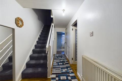 12 Pontypool Walk, Romford, RM3 8YD