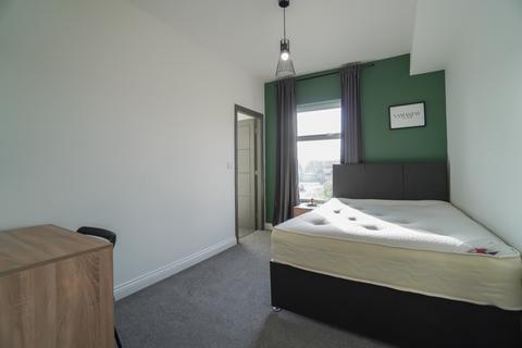 1 bedroom in a house share to rent, Church Street, Morley, LS27