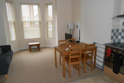 1 bedroom apartment to rent, Victoria Road, Swindon