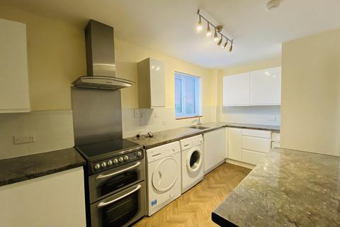 2 bedroom flat to rent, 14 Grant Court, Dumfries, DG1 2RB