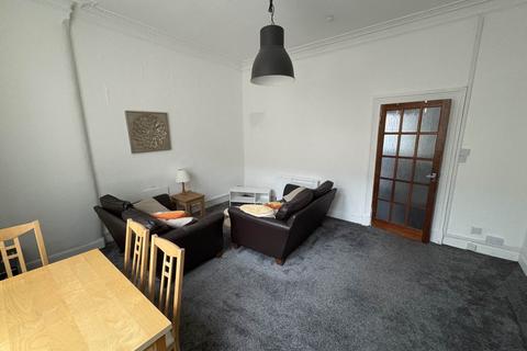 2 bedroom flat to rent, Roslea Dr, Glasgow