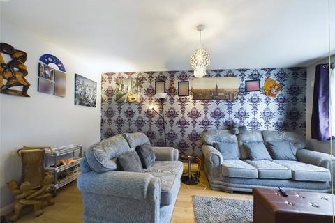 1 bedroom flat for sale, Stirling Close, Essex RM13