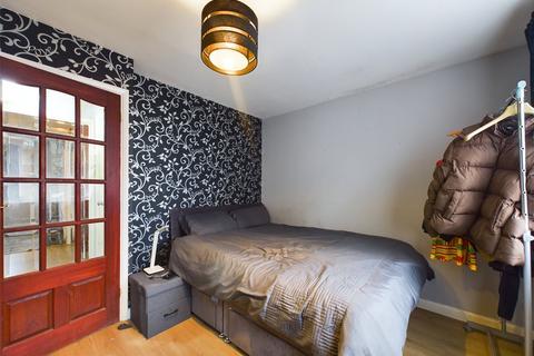 1 bedroom flat for sale, Stirling Close, Essex RM13