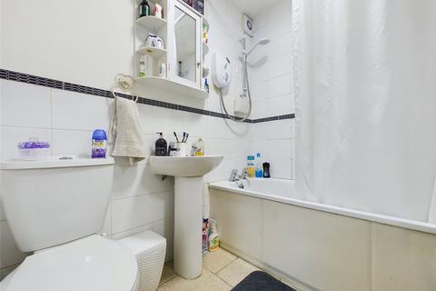 1 bedroom flat for sale, Stirling Close, Essex RM13