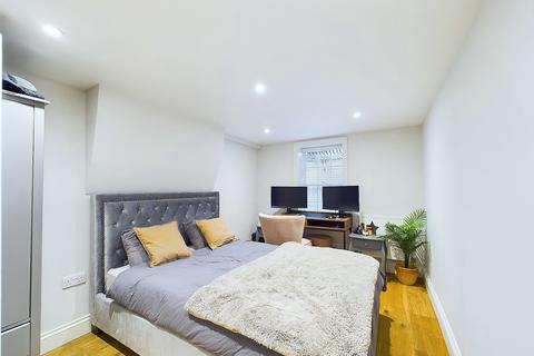 2 bedroom apartment for sale, Park House, London Road,