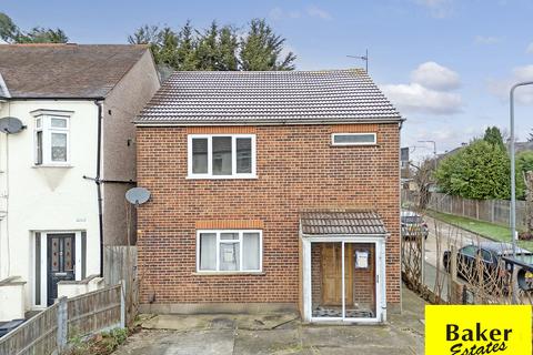 3 bedroom detached house for sale, New North Road, Hainault IG6