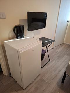 1 bedroom in a house share to rent, Fortescue Road, Edgware, Burnt Oak, HA8 0HN