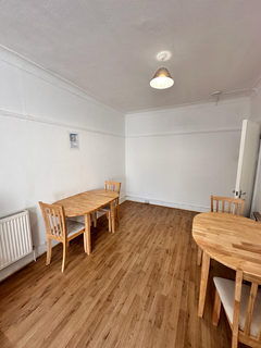 1 bedroom in a house share to rent, Park Road, Ilford IG1