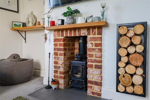 Flat 4, Forrest Place Durbans Road, Wisborough Green, Billingshurst, RH14 0DS
