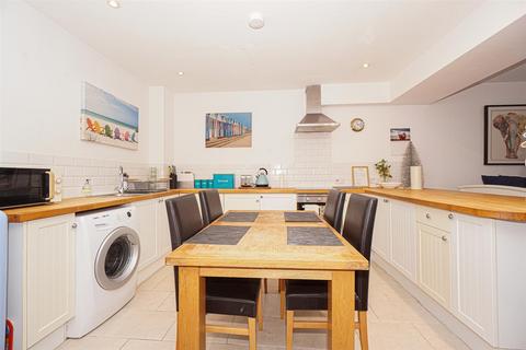 1 bedroom maisonette for sale, North Street, St. Leonards-On-Sea