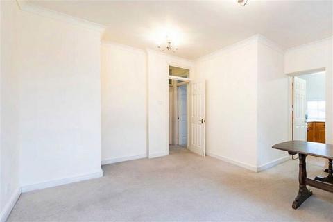 1 bedroom flat to rent, Kew Road, Richmond TW9