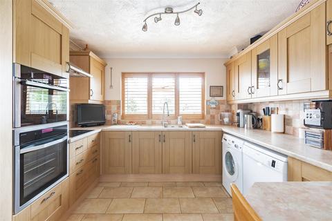 4 bedroom detached house for sale, The Street, Sevenoaks TN15