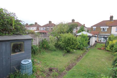 3 bedroom semi-detached house to rent, Elsa Road Welling DA16